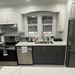Renovated Home - Walk To Falls & Tourist District