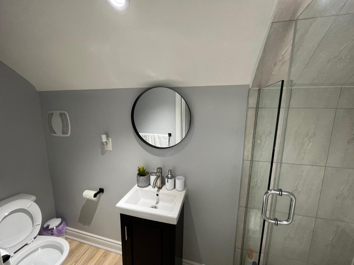 Renovated - Walk To Falls & Tourist District Holiday home *